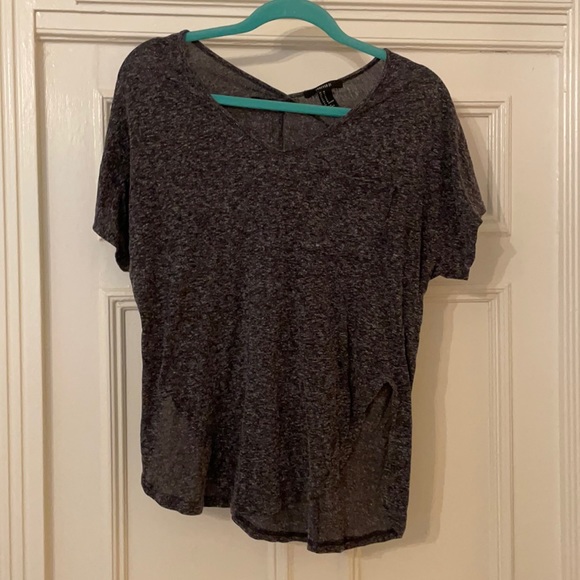 Forever 21 Women’s T-Shirt - Picture 1 of 4